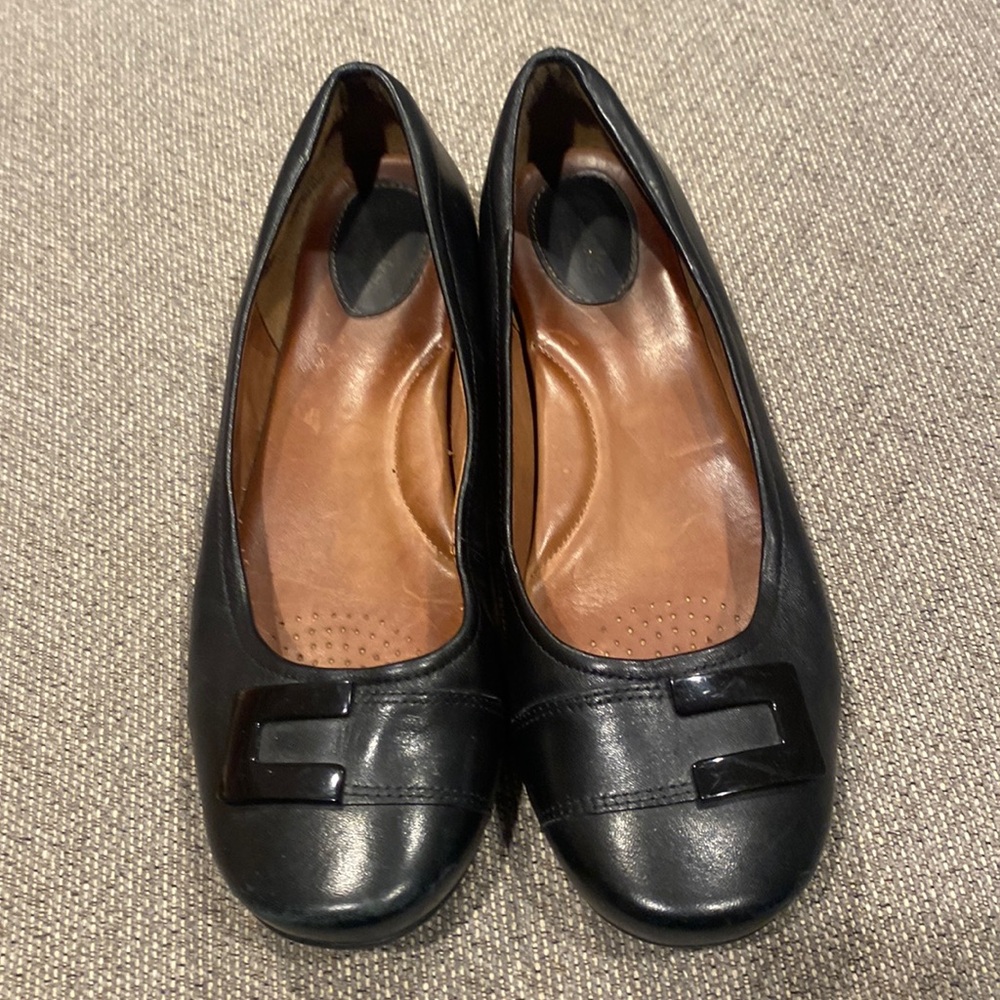 Clarks  size 7 shoes